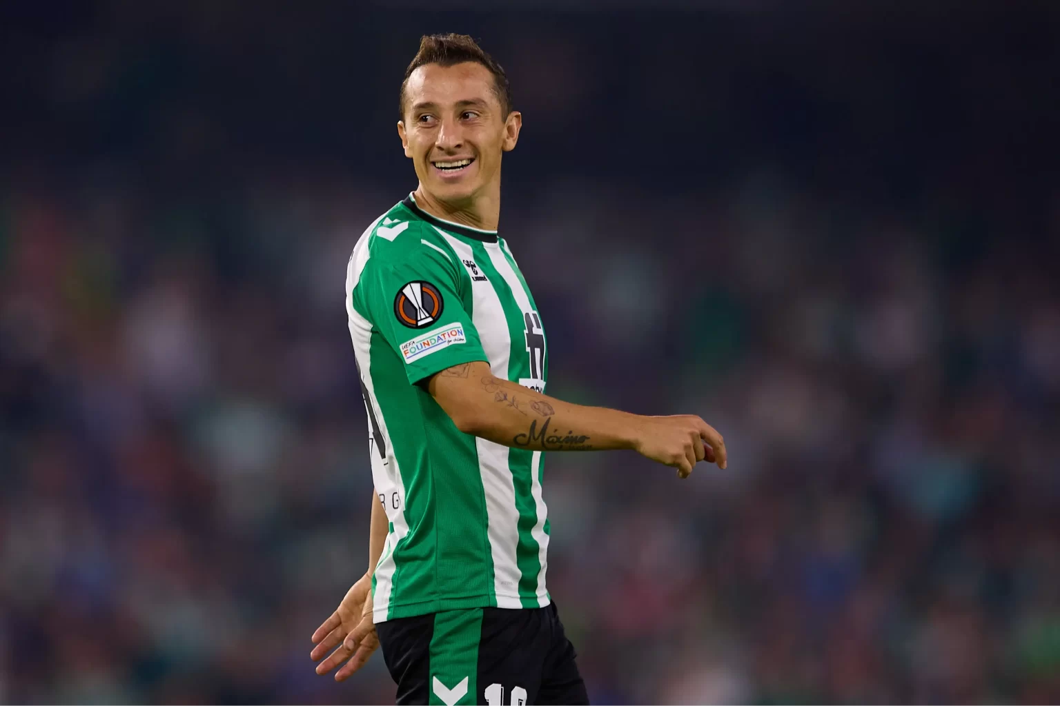 León le da la bienvenida y hace oficial la vuelta de Guardado a Liga