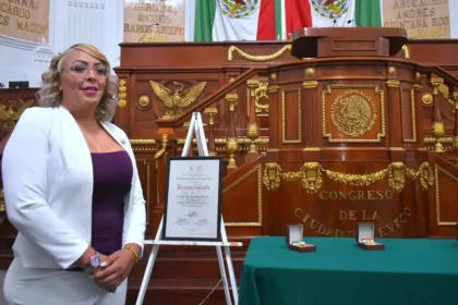 Captan momento del asesinato de activista trans en un taxi en CDMX