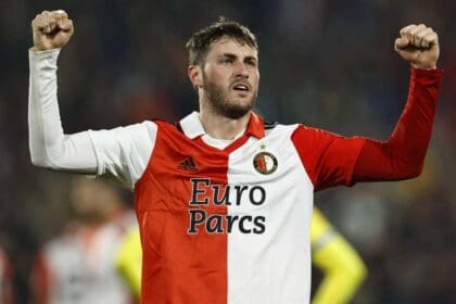 santiago gimenez marcando goles europa 1 1