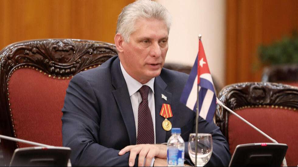 El presidente de Cuba insta a los fiscales a enfrentar la corrupción con "tolerancia cero"