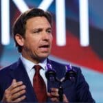 Gobernador DeSantis quiere sacar a los 'sin techo' de las calles de Florida