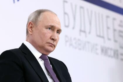 Putin cree que Musk es "imparable" y pide un acuerdo internacional sobre IA