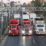 En pie bloqueo de transportistas