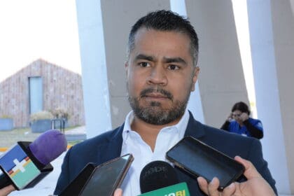 Tere apoya a trabajadores con crédito para vivienda