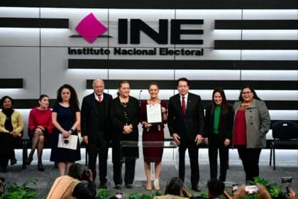 Sheinbaum llama a consolidar y profundizar la 4T