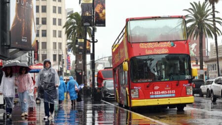 Nuevo sistema de tormentas amenaza con dejar tornados en California