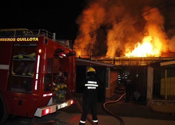 Mueren por incendio dos reclusas en una cárcel de Lima
