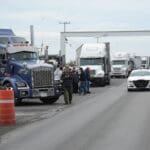 Paro de transportistas en el acceso sur Aguascalientes - León