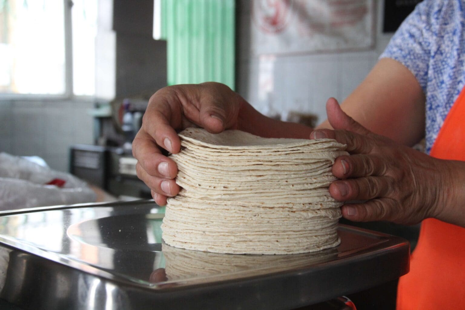 Adelantan que en abril subirá el precio de la tortilla
