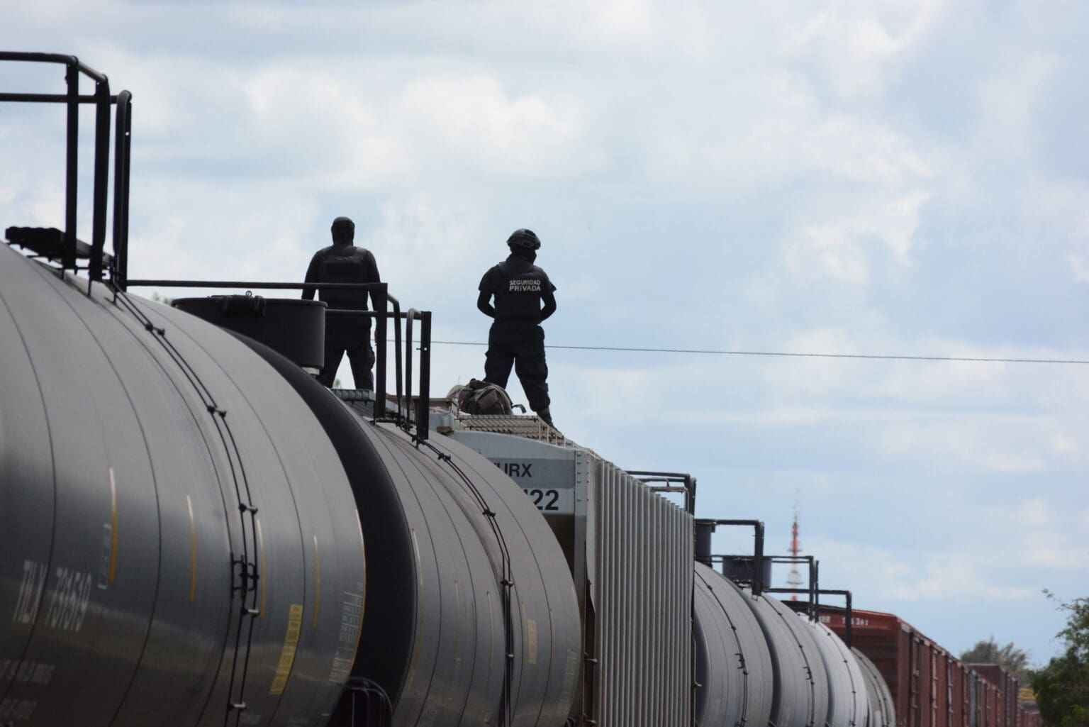 Agreden a guardias de trenes