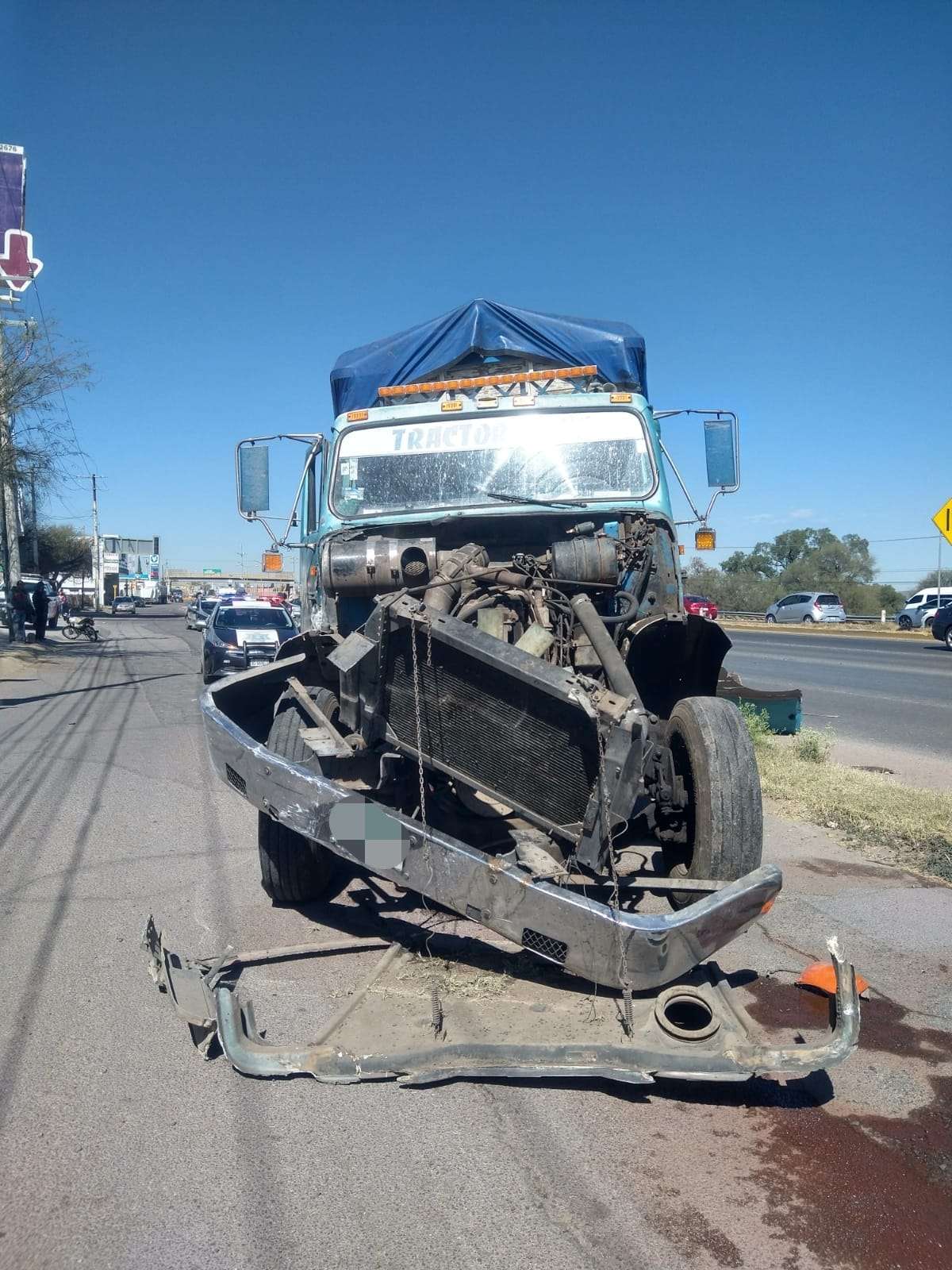Chofer de camioneta murió embestido y arrastrado por un torton en la 45 norte
