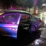 Dos lesionados tras choque entre una camioneta y un automóvil en Colonia del Trabajo