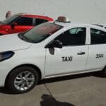 Aseguraron taxi en el que huyeron los dos sicarios que ejecutaron al empresario en el restaurante