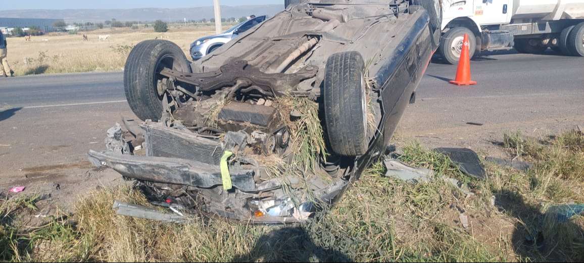 Enésimo accidente en la carretera federal 45 norte dejó a una joven automovilista lesionada