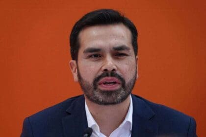 Álvarez Máynez se solidariza con Natalie Kitroeff