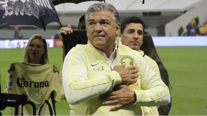 Guillermo Ochoa "no es un portero completo": Zelada
