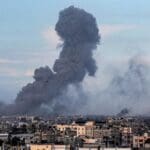 Los hutíes refuerzan su ofensiva contra EEUU en una jornada de múltiples ataques