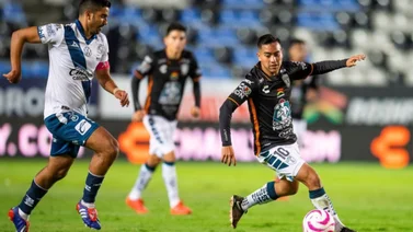 Los Tuzos golean al Puebla y son líderes