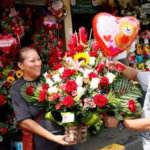 Mexicanos no escatiman en regalos de San Valentín pese a inflación