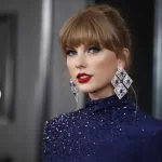 Taylor Swift aterriza en Los Ángeles en la víspera del Super Bowl, tras su show en Tokio