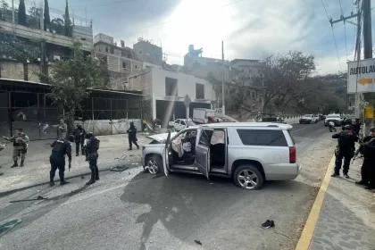 Atacan a balazos al alcalde de Taxco, Guerrero; resulta ileso