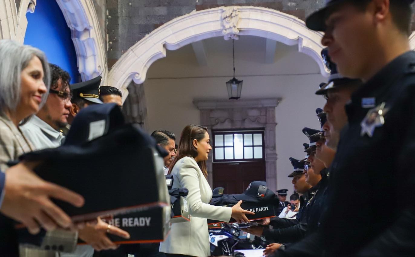 Entrega Tere Jiménez equipamiento por 40 millones de pesos a la Policía Estatal