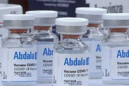 No se vacunan contra Covid y cierran farmacias