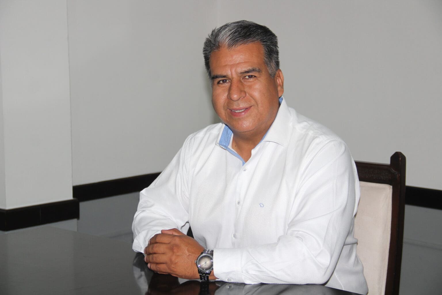 'El PRD se vende al mejor postor': Cuauhtémoc Escobedo