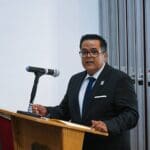 Tras denuncia de Berenice Romo, diputado asegura que él ejerce los recursos en favor de la población