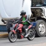 Para prevenir delitos piden engomado para motocicletas