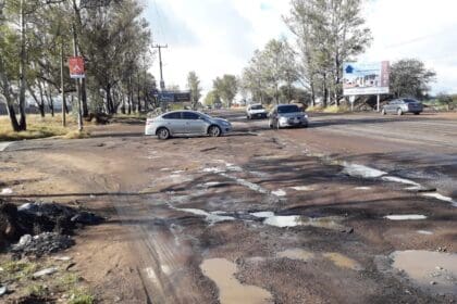 En deplorable estado el acceso a cotos de Santa Mónica