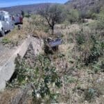 Adulto mayor se salvó de morir tras volcadura de su camioneta en Calvillo
