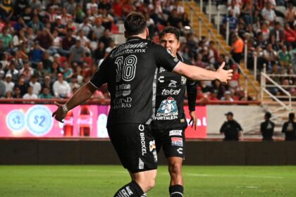 León derrota al Necaxa 2-1