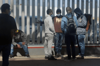 Rescatan a 119 migrantes; detienen a 4 presuntos polleros Edomex