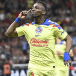 Julián Quiñones recibió insultos racistas durante el Clásico Nacional