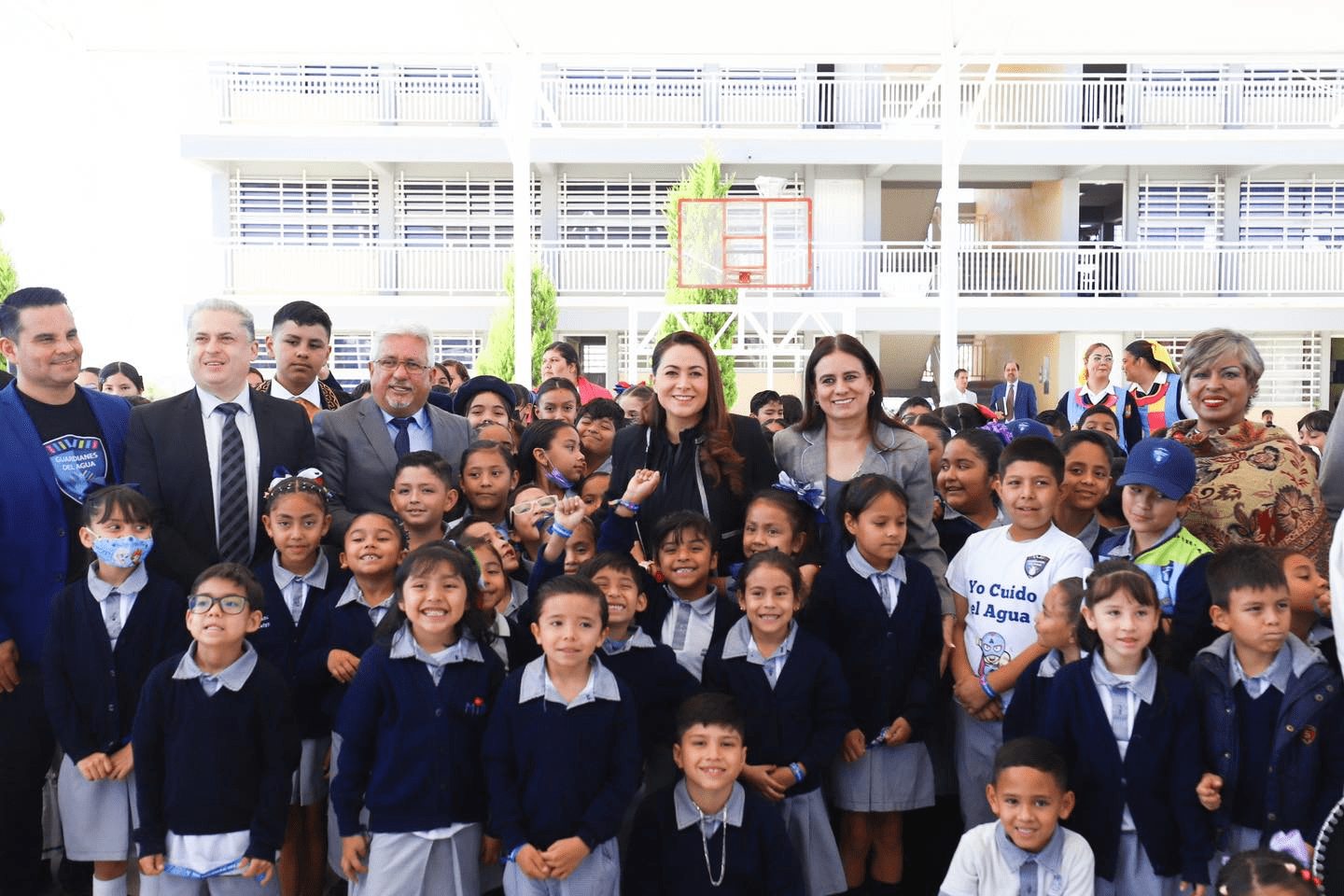 Destaca la gobernadora el esfuerzo que realizan los alumnos de la Jacinto Canek