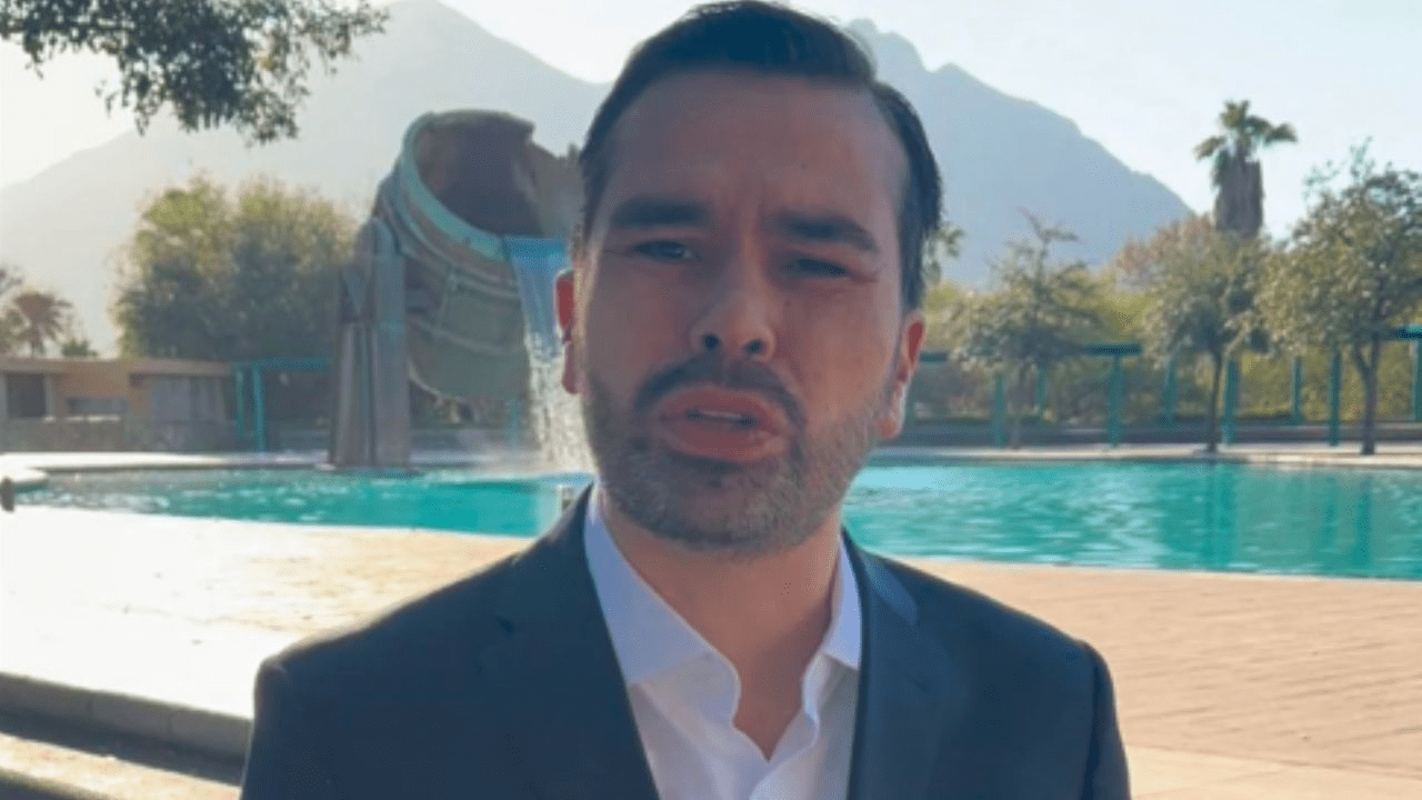 Álvarez Máynez buscará cerrar refinería en norte de México para apoyar energías limpias