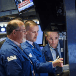 Wall Street anota otro triple récord, animado por la tecnología y la perspectiva de la Fed