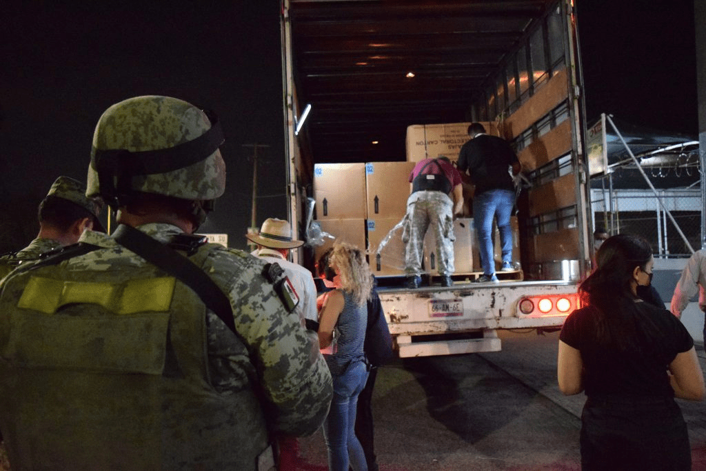 Fuerzas Armadas y GN resguardan bodegas con boletas electorales