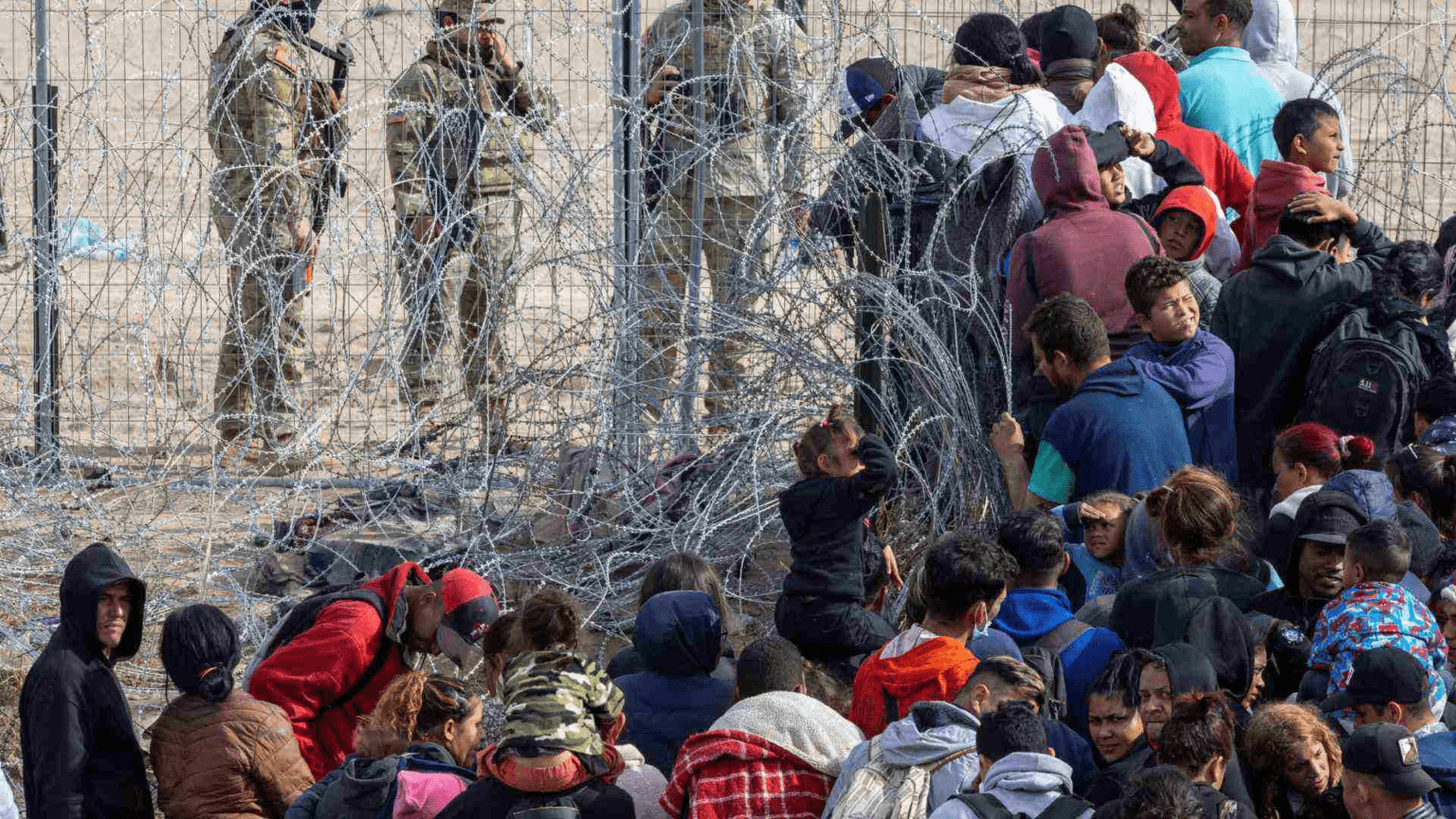 Migrantes rebasan a la Guardia Nacional en El Paso, Texas