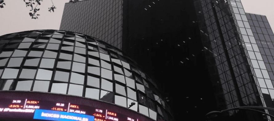 La Bolsa mexicana cae un 0,08 % pero cierra con un avance semanal del 0,68 %