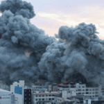 Israel bombardea por tercera vez en el noreste de Líbano y Hizbulá lanza 50 cohetes