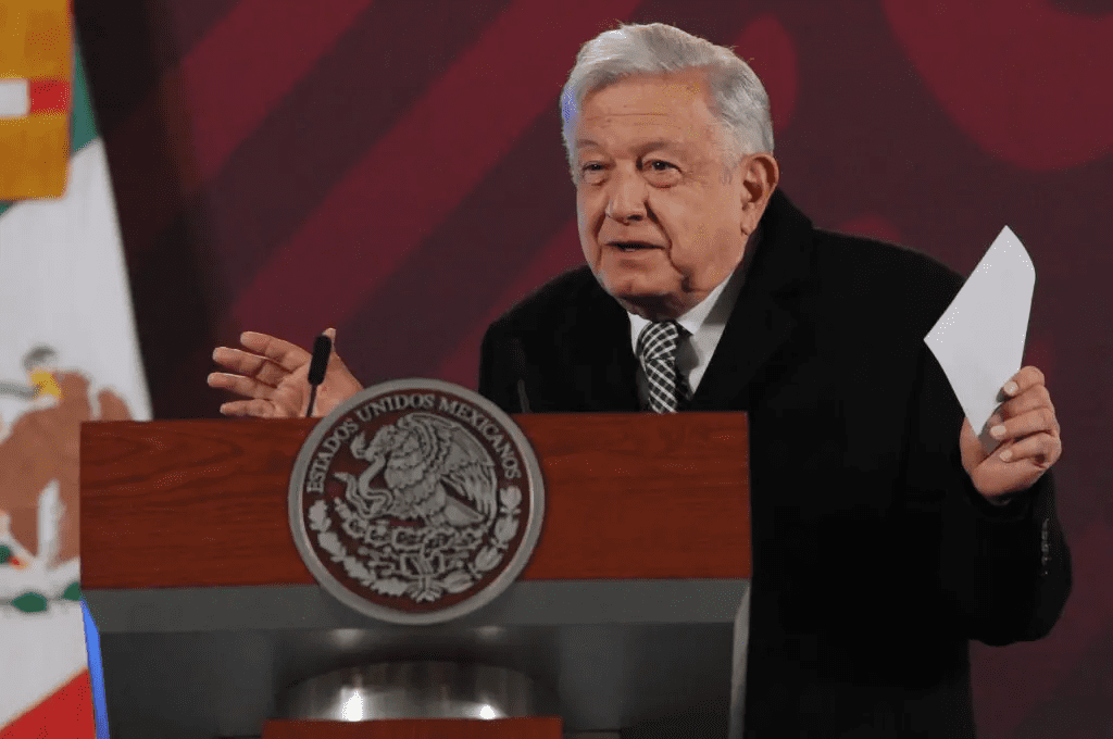 Presentan queja contra AMLO por interferir en elección de CDMX