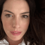 Anne Hathaway experimentó un aborto espontáneo en escena