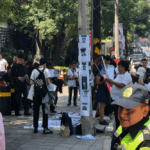 Activistas protestan por maltrato animal en embajada china