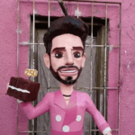 Crean piñata de Poncho De Nigris tras burlarse de pastelería