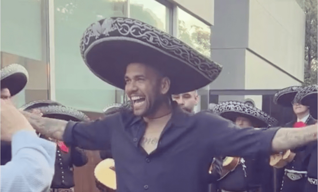 Dani Alves tuvo fiesta tras recibir libertad condicional en Barcelona