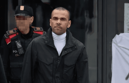 Dani Alves fue amenazado al salir del juzgado