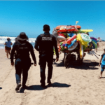 Rescatan a 8 turistas en playas de Sinaloa