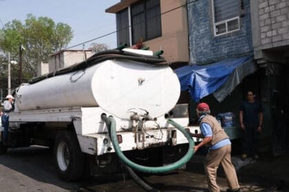 Circulan pipas de agua piratas